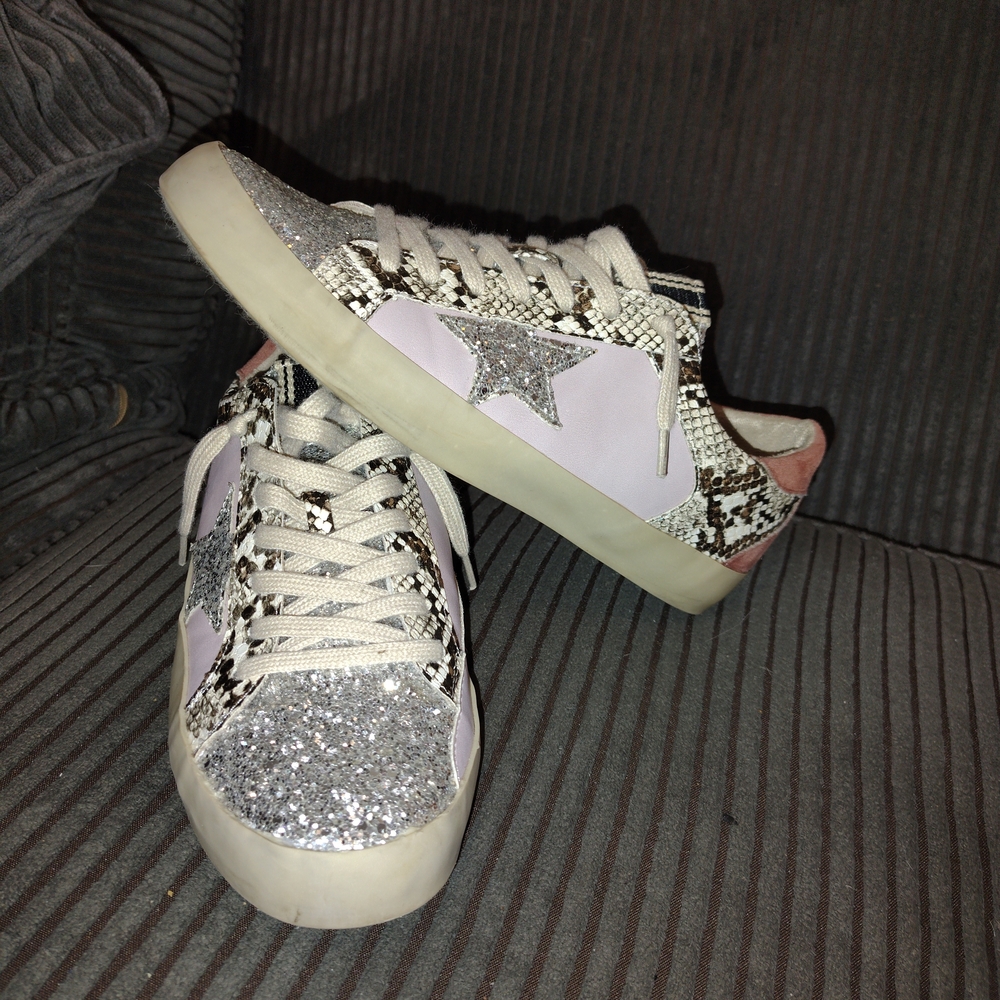 ShuShop Silver and Pink Star Sneakers
